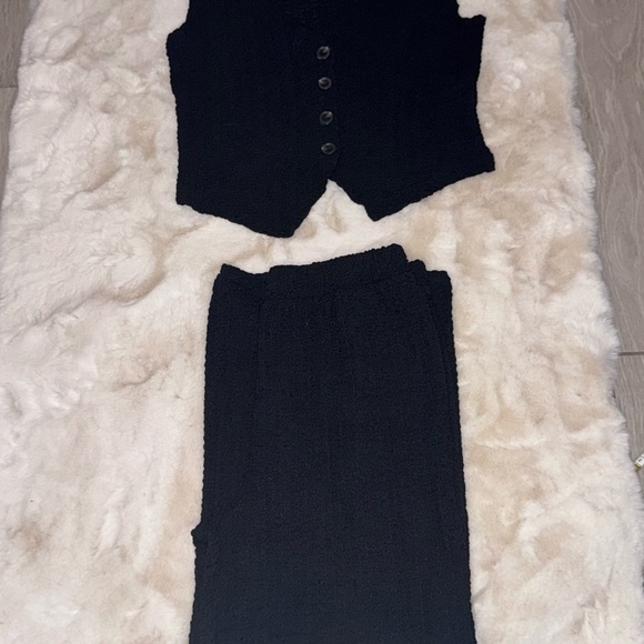 Sold - Picture 1 of 7